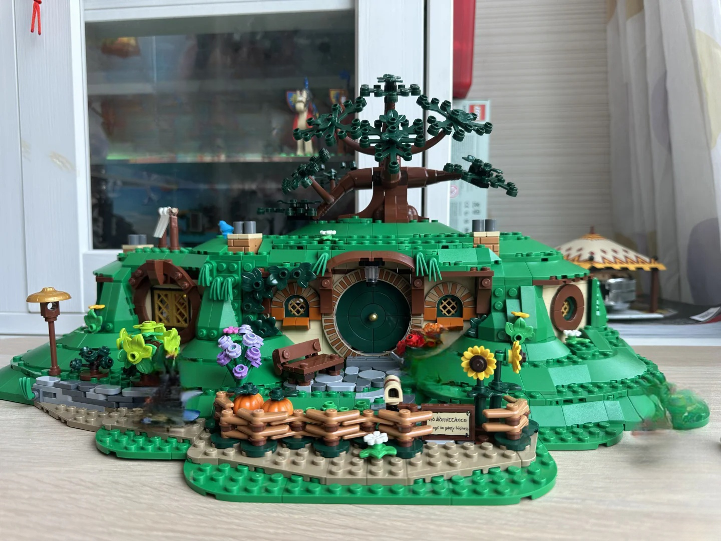 New MOC Gnome Green Hollow Tre - Home Bargains 评论和价格
