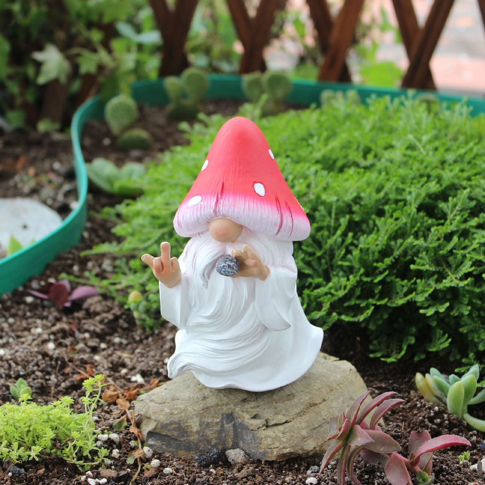 Mushroom Smoking Gnomes Funny  - Home Bargains 评论和价格